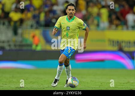 Salvador, Brasilien. November 2024. Marquinhos von Brasilien kontrolliert den Ball während des Spiels zwischen Brasilien und Uruguay für die 12. Runde der FIFA 2026-Qualifikation am 19. November 2024 im Arena Fonte Nova Stadium in Salvador. Foto: Heuler Andrey/DiaEsportivo/Alamy Live News Credit: DiaEsportivo/Alamy Live News Stockfoto