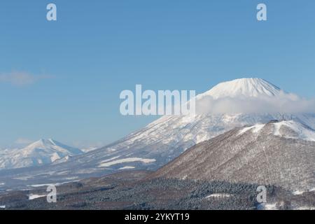 Mount Yotei, Rusutsu und Niseko Skigebiet Berglandschaft, Hokkaido, Japan Stockfoto