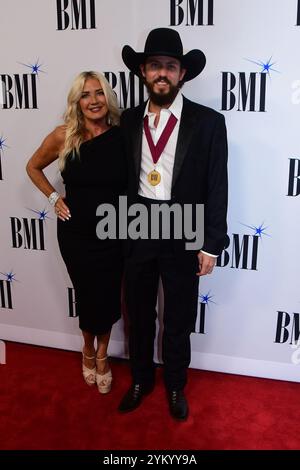 19. November 2024 - Nashville, Tennessee - . 2024 BMI Country Awards im Hauptquartier der BMI Music Row. (Kreditbild: © Dara-Michelle Farr/AdMedia via ZUMA Press Wire) NUR REDAKTIONELLE VERWENDUNG! Nicht für kommerzielle ZWECKE! Stockfoto