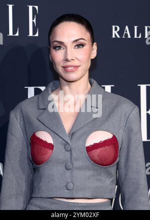 Los Angeles, USA. November 2024. Whitney Cummings kam am 19. November 2024 bei der ELLE's Women in Hollywood Celebration im Four Seasons Hotel in Los Angeles in Beverly Hills an. © Mark von Holden/ Credit: AFF/Alamy Live News Stockfoto