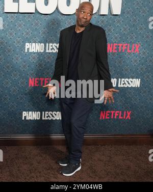 Los Angeles, USA. November 2024. Denzel Washington bei Netflix's KLAVIERUNTERRICHT Premiere im Egyptian Theater in Hollywood, KALIFORNIEN am Dienstag? November 2024. (Foto: Sthanlee B. Mirador/SIPA USA) Credit: SIPA USA/Alamy Live News Stockfoto