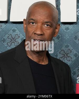 Los Angeles, USA. November 2024. Denzel Washington kommt zu Netflix' KLAVIERUNTERRICHT Premiere, die am Dienstag im ägyptischen Theater in Hollywood stattfand. November 2024. (Foto: Sthanlee B. Mirador/SIPA USA) Credit: SIPA USA/Alamy Live News Stockfoto