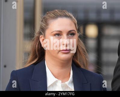 Nikita Ni Laimhin, auch bekannt als Nikita Hand, kommt am High Court in Dublin an, wo sie Zivilschäden gegen den Mixed-Martial-Arts-Kämpfer Conor McGregor und einen anderen Mann geltend macht, weil sie im Dezember 2018 sexuell angegriffen wurde. Bilddatum: Mittwoch, 20. November 2024. Stockfoto