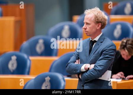 19. NOVEMBER 2024 Niederländisch Tweede Kamer Plenardebatte DEN HAAG, NIEDERLANDE - 19. NOVEMBER: Arend Kisteman VVD während der Plenardebatte im Tweede Kamer am 19. November 2024 in den Haag Tweede Kamer Niederlande Inhalte können nicht direkt oder indirekt über Dritte weiterverbreitet werden. Copyright: XJohnxBeckmannx Stockfoto