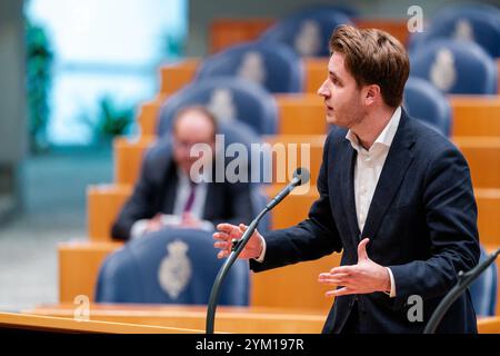 19. NOVEMBER 2024 Niederländisch Tweede Kamer Plenardebatte DEN HAAG, NIEDERLANDE - 19. NOVEMBER: Sechs während der Plenardebatte im Tweede Kamer am 19. November 2024 in den Haag Tweede Kamer Niederlande den Haag Tweede Kamer Niederlande Inhalte können nicht direkt oder indirekt über Dritte weiterverbreitet werden. Copyright: XJohnxBeckmannx Stockfoto