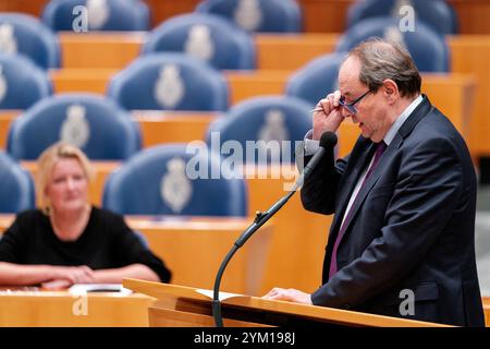 19. NOVEMBER 2024 Niederländisch Tweede Kamer Plenardebatte DEN HAAG, NIEDERLANDE - 19. NOVEMBER: Hans Vijlbrief D66 während der Plenardebatte im Tweede Kamer am 19. November 2024 in den Haag Tweede Kamer Niederlande den Haag Tweede Kamer Niederlande Inhalte können nicht direkt oder indirekt über Dritte weiterverbreitet werden. Copyright: XJohnxBeckmannx Stockfoto