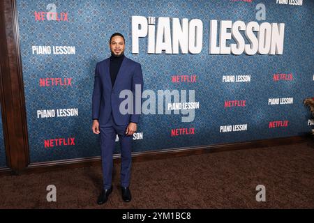 Hollywood, Usa. November 2024. HOLLYWOOD, LOS ANGELES, KALIFORNIEN, USA - 19. NOVEMBER: Ray Fisher kommt zur Los Angeles Premiere von Netflix's 'The Piano Lektion', die am 19. November 2024 im Egyptian Theatre Hollywood in Hollywood, Los Angeles, Kalifornien, USA stattfindet. (Foto: Xavier Collin/Image Press Agency) Credit: Image Press Agency/Alamy Live News Stockfoto