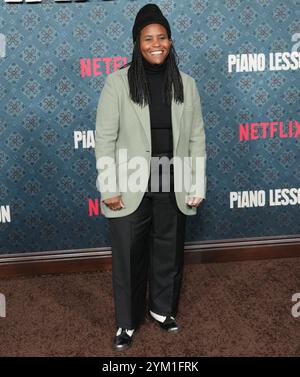 Katia Washington kommt zu Netflix' KLAVIERUNTERRICHT Premiere, die am Dienstag im ägyptischen Theater in Hollywood stattfand. November 2024. (Foto: Sthanlee B. Mirador/SIPA USA) Stockfoto