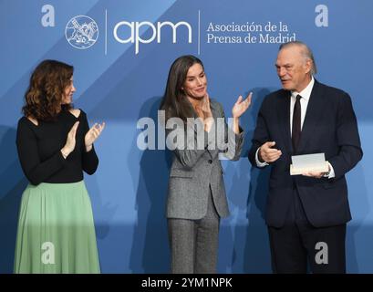 Madrid, Spanien. November 2024. Die spanische Königin Letizia mit Isabel Diaz Ayuso und Maria Rey nahm am Mittwoch, 20. November 2024, an der Ausgabe der Asociación de la Prensa de Madrid Awards 85 in Madrid Teil Stockfoto