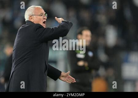 Roma, Italien. Dezember 2023. Foto Alfredo Falcone/LaPresse 02 Dicembre 2023 - Roma, Italia - Sport, calcio - Lazio vs Cagliari - Campionato italiano di calcio Serie A TIM 2023/2024 - Stadio Olimpico di Roma. Nella Foto: Claudio Ranieri (Cheftrainer Cagliari Calcio) Foto Alfredo Falcone/LaPresse 02. Dezember 2023 Rom, Italien - Sport, Fußball - Lazio vs Cagliari - italienische Fußballmeisterschaft der Serie A 2023/2024 - Olympisches Stadion în Rom. Auf dem Bild: Claudio Ranieri (Cheftrainer Cagliari Calcio) Credit: LaPresse/Alamy Live News Stockfoto