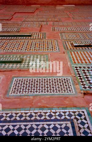 Die antiken historischen saadischen Gräber im Kasbah-Viertel von Marrakesch in Marokko im Maghreb in Nordafrika Stockfoto