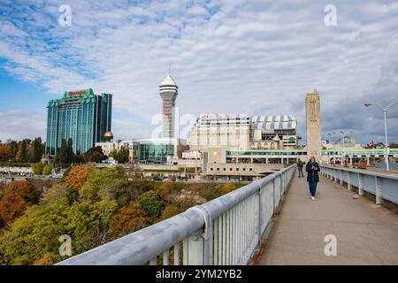 Blick auf die CBSA-Zollbehörden in Ontario Kanada auf der Rainbow Bridge von Niagara Falls, New York, USA Stockfoto