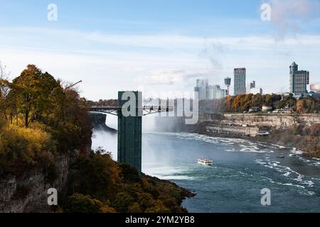 Aussichtsturm im Niagara Falls State Park in New York, USA Stockfoto