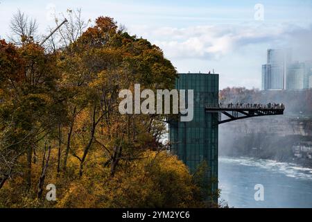 Aussichtsturm im Niagara Falls State Park in New York, USA Stockfoto