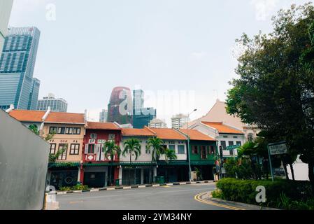 Singapur - 03. Januar 2023 - Eine Reihe traditioneller chinesischer Häuserarchitektur an der Joo Chiat Road. Hochwertige Fotos Stockfoto