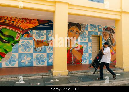 Singapur - August 28,2023: Detective Conan in Chinatown Mural in Singapur. Hochwertige Fotos Stockfoto