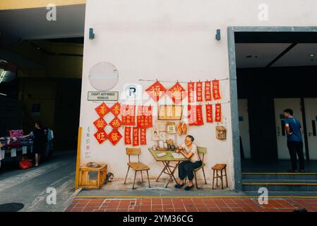 Singapur - August 28,2023: Detective Conan in Chinatown Mural in Singapur. Hochwertige Fotos Stockfoto