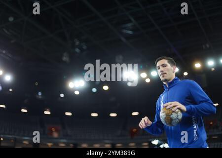 Zagreb, Kroatien. November 2024. ZAGREB, KROATIEN - 20. NOVEMBER: Roko Trivkovic aus Zagreb wartete das Vorspiel der EHF Champions League Gruppenspiele zwischen dem HC Zagreb und dem SC Magdeburg in der Arena Zagreb am 20. November 2024 in Zagreb. Foto: Sanjin Strukic/PIXSELL Credit: Pixsell/Alamy Live News Stockfoto