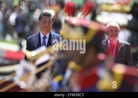 DF - BRASILIA - 11/20/2024 - BRASILIA, BESUCH DES CHINESISCHEN PRÄSIDENTEN XI JINPING BEI PRÄSIDENT LULA - der brasilianische Präsident Luiz Inacio Lula da Silva empfängt den chinesischen Präsidenten Xi Jinping am 20. November 2024 im Alvorada-Palast. Foto: Mateus Bonomi/AGIF Stockfoto