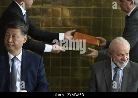 DF - BRASILIA - 11/20/2024 - BRASILIA, BESUCH DES CHINESISCHEN PRÄSIDENTEN XI JINPING BEI PRÄSIDENT LULA - der brasilianische Präsident Luiz Inacio Lula da Silva empfängt den chinesischen Präsidenten Xi Jinping am 20. November 2024 im Alvorada-Palast. Foto: Mateus Bonomi/AGIF (Foto: Mateus Bonomi/AGIF/SIPA USA) Stockfoto