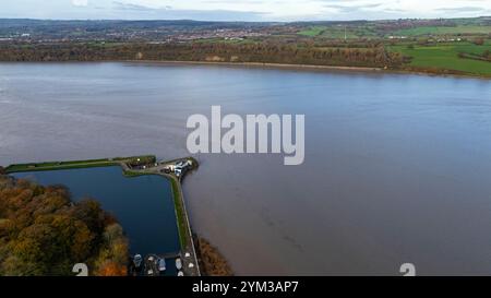 Der Gloucester- und Sharpness-Kanal verbindet den Zugang zum Fluss Severn vom Binnenhafen Gloucester aus. UK Stockfoto