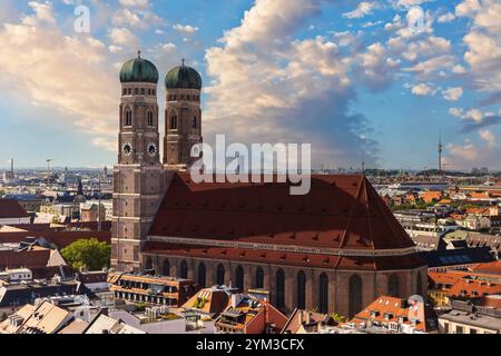 Luftaufnahme der Frauenkirche in München, Deutschland Luftaufnahme der Frauenkirche aus der Münchner Altstadt München Deutschland ** Stockfoto