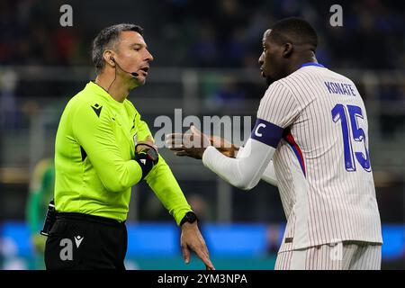 Mailand, Italien, 17. November 2024. Schiedsrichter Slavko Vincic während des Spiels zwischen Italien und Frankreich für die UEFA Nations League im San Siro Stadion in Mailand. Cred Stockfoto