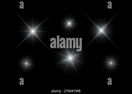 Silberne Glitzerlichter, Blitzlichter, Lichteffekte, Sonnenlichtlinsen, Leuchtstrahlen, funkelnder Sternenhimmel auf schwarzem Hintergrund. Stock Vektor