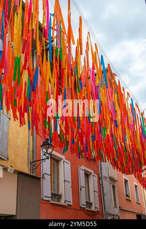 GAP ist das Zentrum des Einzelhandels für die Hautes-Alpes und ein Magnet für Käufer am Markttag in der Region Hautes-Alpes in Frankreich Stockfoto