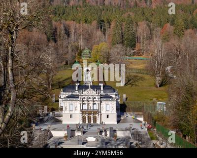 Ettal, Deutschland 11. november 2024. Schloss Linderhof ist ein Schloss in Deutschland im Südwesten Bayerns. Das kleinste der drei von König Ludw erbauten Paläste Stockfoto