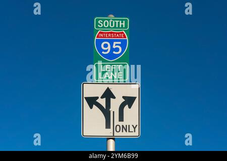 Wegweiser zur Interstate 95 (I-95) South im Stadtzentrum von Philadelphia, PA, USA Stockfoto