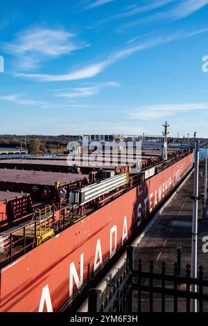 CSL St.-Laurent Massengutfrachter in Welland Canal Lock 3 in St. Catharines, Ontario, Kanada Stockfoto