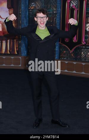 Stephen Nedroscik 11/09/2024 Los Angeles Premiere von „Wicked“ im Dorothy Chandler Pavilion in Los Angeles, KALIFORNIEN Foto: Izumi Hasegawa / Hollywood News Wire Inc Stockfoto