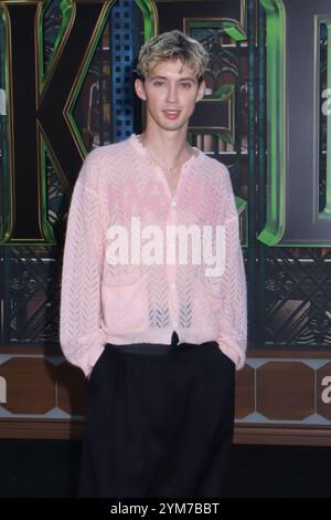 Troye Sivan 11/09/2024 Los Angeles Premiere von „Wicked“ im Dorothy Chandler Pavilion in Los Angeles, KALIFORNIEN Foto: Izumi Hasegawa / Hollywood News Wire Inc Stockfoto