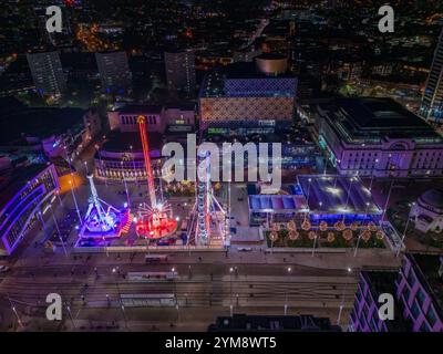 Hundertjahrfeier Square Eislaufbahn und Fair Rides Stockfoto