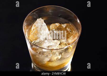 Whisky auf Eis Stockfoto