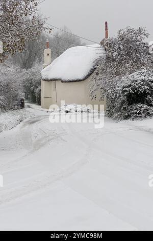 Doddiscombsleigh, Devon, Großbritannien. November 2024. Wetter in Großbritannien: Schnee in Doddiscombsleigh, Teign Valley, Devon. Hinweis: Nidpor/Alamy Live News Stockfoto