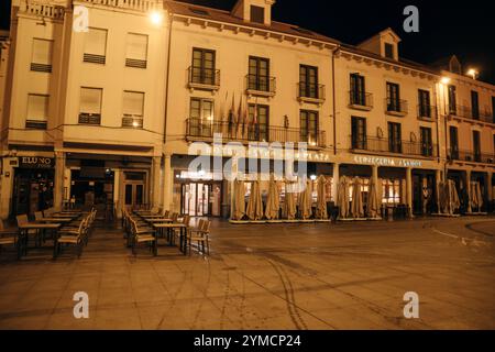 Astorga, Spanien, 9. Juni 2022: Blick auf das Rathaus in Astorga in Spanien. Hochwertige Fotos Stockfoto