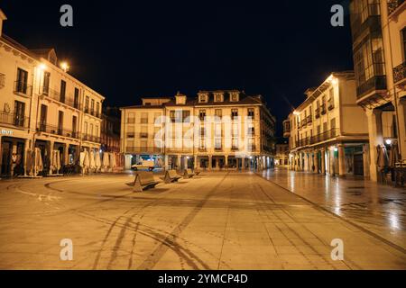 Astorga, Spanien, 9. Juni 2022: Blick auf das Rathaus in Astorga in Spanien. Hochwertige Fotos Stockfoto