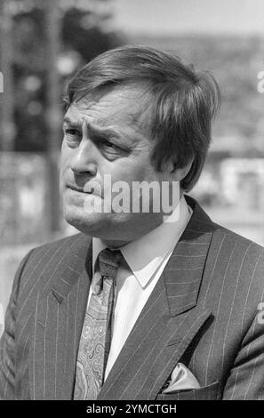 Crawley, ca. 1989: John Prescott Abgeordneter besucht Queens Square Stockfoto