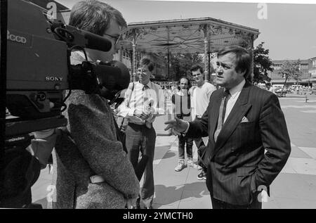 Crawley, ca. 1989: John Prescott Abgeordneter besucht Queens Square Stockfoto