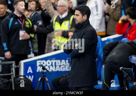 Brighton und Hove Albion gegen Arsenal - Spiel der Premier League im American Express Community Stadium in Brighton. Samstag, 6. März 2024 - Arsenal-Manager Mikel Arteta vor dem Spiel kein Merchandising. Für Football Images gelten Einschränkungen für FA und Premier League, inc. Keine Internet-/Mobilnutzung ohne FAPL-Lizenz. Weitere Informationen erhalten Sie bei Football Dataco Stockfoto