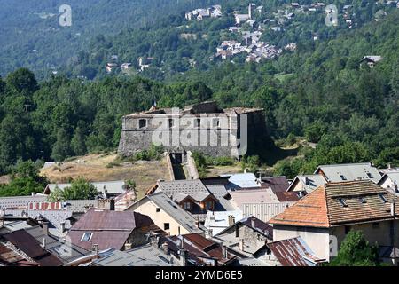 Fort de France und Dächer von Colmars oder Colmars-les-Alpes Alpes-de-Haute-Provence Frankreich Stockfoto