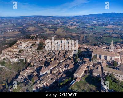 Todi (Umbrien-Provinz Perugia). Blick auf das historische Zentrum Stockfoto