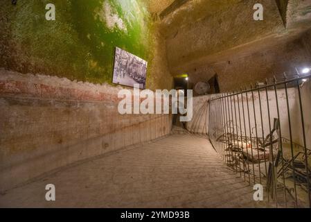 Neapel. Historisches Zentrum. Unterirdische Neapel. Aquädukt-Zisterne der griechisch-römischen Ära Stockfoto