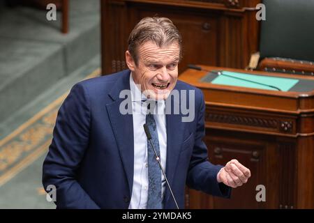 Brüssel, Belgien November 2024. Der scheidende Justizminister Paul Van Tigchelt wurde am Donnerstag, den 21. November 2024 in Brüssel auf einer Plenartagung der Kammer im Bundesparlament vorgestellt. BELGA FOTO JAMES ARTHUR GEKIERE Credit: Belga News Agency/Alamy Live News Stockfoto