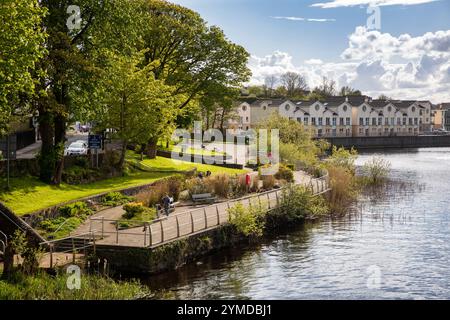 Irland, County Roscommon, Carrick on Shannon, Park neben River Shannon und Inver Geal Estate Stockfoto