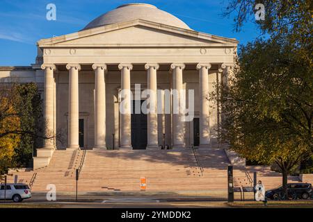 WASHINGTON, D.C. – 17. NOVEMBER 2024: Fassade der National Gallery of Art in Washington D.C. Stockfoto