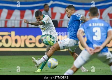 BA - SALVADOR - 11/20/2024 - BRASILIANISCHER A 2024, BAHIA x PALMEIRAS - Dudu Spieler von Palmeiras während des Spiels gegen Bahia im Stadion Arena Fonte Nova für die brasilianische A 2024 Meisterschaft. Foto: Jhony Pinho/AGIF (Foto: Jhony Pinho/AGIF/SIPA USA) Stockfoto