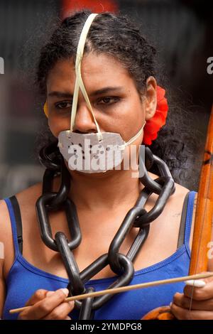 Menschen nehmen am 20. November 2024 an einer Kundgebung gegen Rassismus während des Black Awareness Day in Sao Paulo, Brasilien, Teil. (Foto FAGA/SIPA USA) Credit: SIPA USA/Alamy Live News Stockfoto